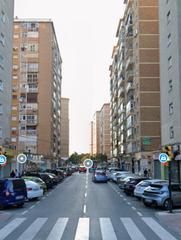 Etagenwohnung in Parque Ayala - Jardín de la Abadía - Huelín