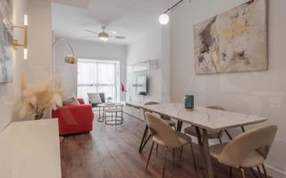 Flat in dos aceras