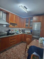 Casa adossada  Nueva. En venta casa independiente 3 plantas, vélezmálaga.