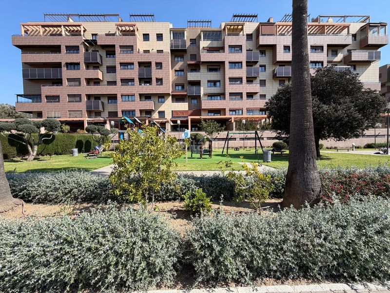 Foto 00ab6450-f1cd-4747-809c-aa60557ec24f. Pis amb calefacció piscina a El Consul - Ciudad Universitaria - El Romeral Málaga