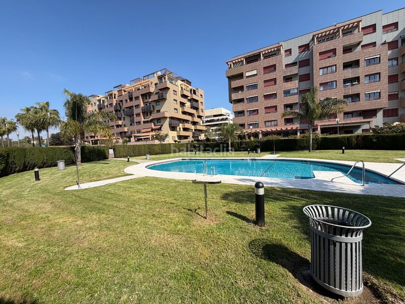 Foto c0b54761-be28-4a10-8683-b084465327a4. Pis amb calefacció piscina a El Consul - Ciudad Universitaria - El Romeral Málaga