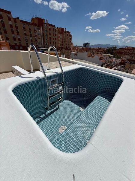 Foto 1c4e5b20-3904-4048-9ddf-608033f8a46f. Tríplex amb calefacció piscina a Mangas Verdes - Las Flores - Parque del Sur Málaga