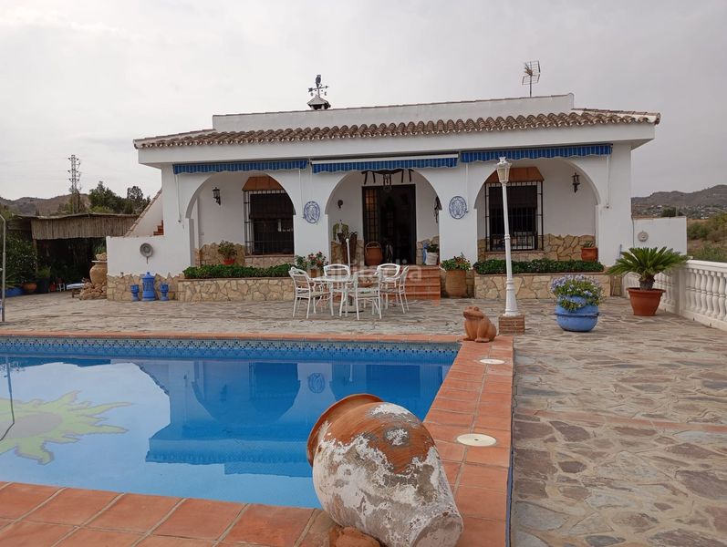 Foto 2cccbfd0-2984-4e14-bd04-38c7fffd77e4. Casa amb piscina a estación de Cártama Cártama