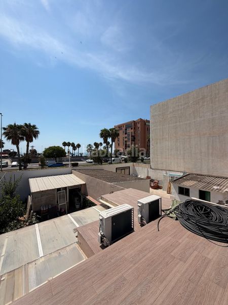 Foto ae32e932-1560-4c6a-9051-2d7120d311a0. Casa amb calefacció piscina a Paseo Marítimo Oeste - Pacífico Málaga