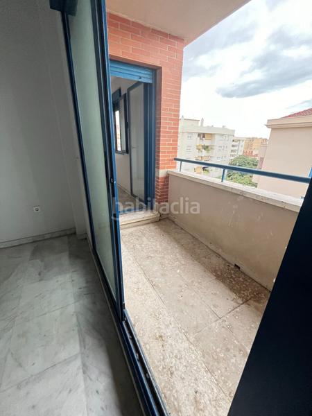 Foto 8b134080-a535-47dd-8e2e-d6f26dfe9705. Appartamento con riscaldamento parcheggio in Parque Ayala - Jardín de la Abadía - Huelín Málaga