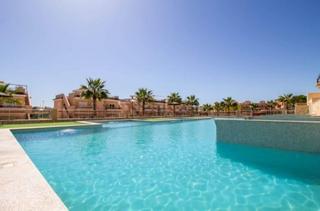 Rez-de-chaussée à Los Balcones-Los Altos. Apartamento en planta baja con piscina comunitaria  zona urb. vi