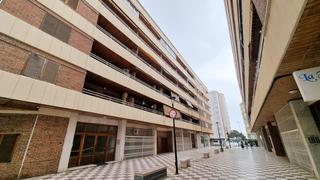 Appartamento in Puerto Deportivo. Piso de 3 dormitorios con vistas laterales al mar  zona playa de
