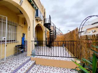 Maison jumelée à San Fulgencio. Adosado de 2 dormitorios con solárium privado  zona la marina