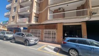 Business premise in El Acequión. Local comercial a 150 metros del mar  zona torrevieja
