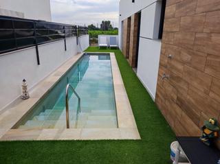 Chalet à Daya Nueva. Chalet pareado con piscina privada  zona daya nueva