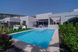 Chalet à Algorfa. Exclusiva villa de diseño moderno de 3 dormitorios con piscina p