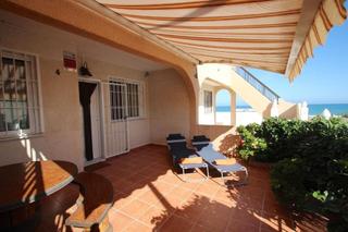 Casa en Los Europeos. Bungalow en planta baja de 3 dormitorios en primera linea de la