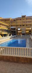 Maison jumelée à Los Europeos. Adosado a 200 metros de la playa, con piscina comunitaria  zona