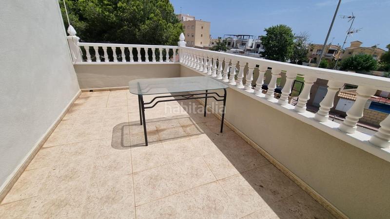 Foto 3f4ae2ba-6d48-405e-8811-f642d9b9d121. Chalet  independiente de 4 dormitorios con piscina privada zona dehesa de campoamor en Orihuela