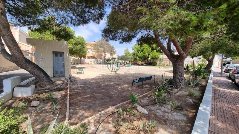 Foto ce4dc713-a018-4ab7-acd1-0a12d4d6984b. Chalet  independiente de 4 dormitorios con piscina privada zona dehesa de campoamor en Orihuela
