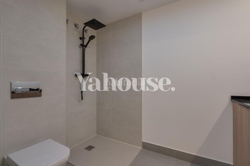 Foto e1481409-7814-4a85-b37d-c4d072429cc6. Planta baixa a Sant Gervasi - Galvany Barcelona