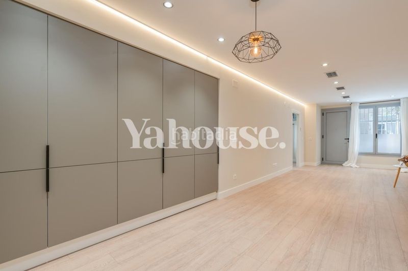 Foto f9de41fc-1e9b-420d-8a3e-d8f9922261a6. Planta baixa a Sant Gervasi - Galvany Barcelona