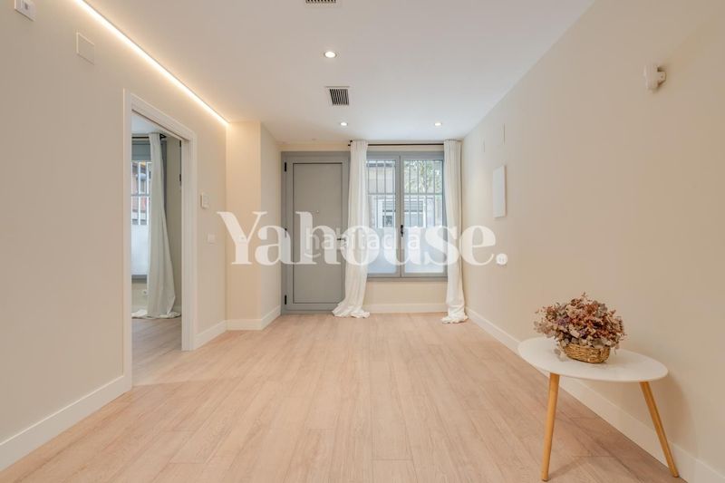 Foto fbf6a5e9-f54f-423e-b585-90c1f0346680. Planta baixa a Putget - Farró Barcelona