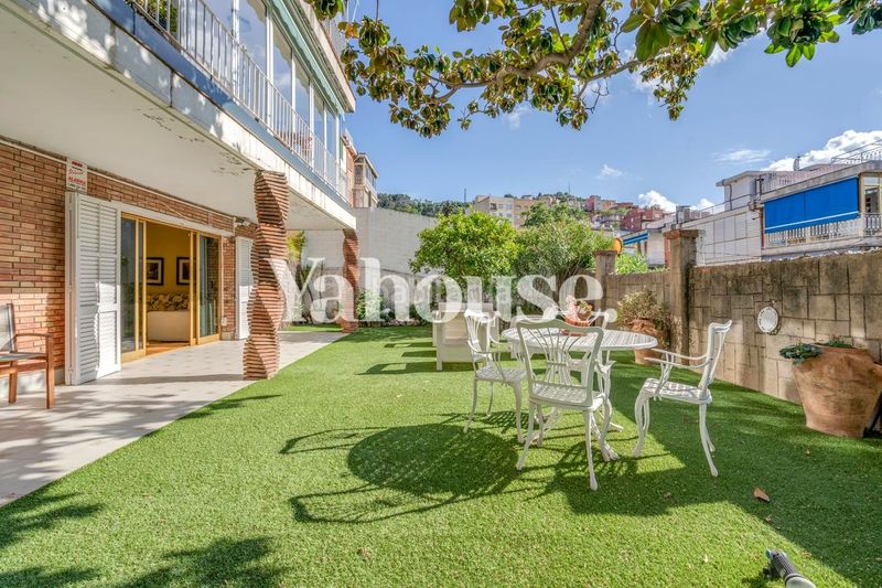 Foto b36eebd9-1718-4b49-87c0-65db7178ce2b. Planta baixa amb calefacció a La Font d´en Fargues Barcelona