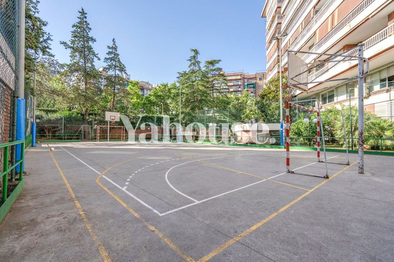 Foto 39a8cf0b-0d44-4d41-a366-e85fc25bfc35. Pis amb calefacció aparcament a Barri de les Corts Barcelona