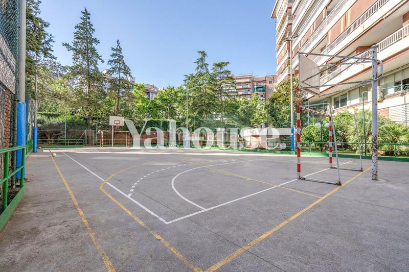Foto 29e4de79-45ae-4332-82f8-e605f0de1410. Pis amb aparcament a La Nova Esquerra de l´Eixample Barcelona