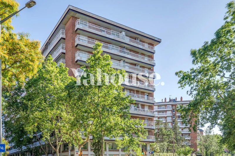 Foto a111b532-c1c6-4ae2-9d66-18d19c5791b4. Pis amb aparcament a La Nova Esquerra de l´Eixample Barcelona