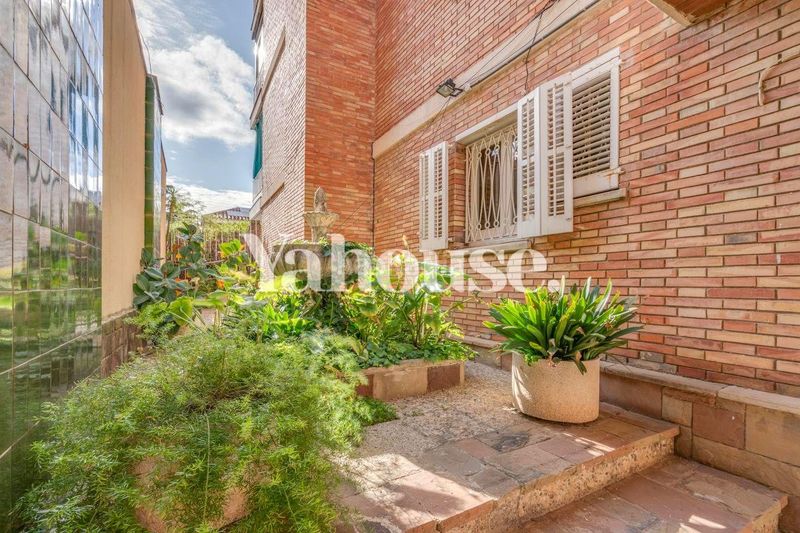 Foto 43a348ac-3ebf-4bce-b639-5dccd1748974. Planta baixa a La Font d´en Fargues Barcelona