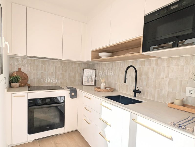 Foto b9d87194-5426-471a-b6aa-d25e03552d94. Casa adossada amb calefacció a Centre Mataró