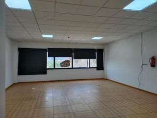 Location Bureau à Pasaje del balcón de lagartijo 27. Oficina para entrar