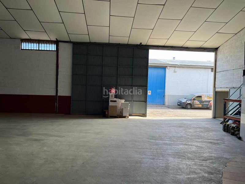 Foto 5b100259-e38f-473a-88a5-2972ab5ae64a. Nau industrial a Campo de la Verdad - Miraflores Córdoba