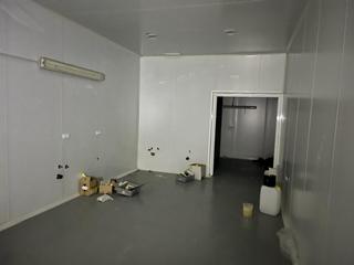 Nau industrial a El Higuerón. Nave con registro sanitario