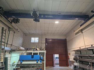 Nau industrial a Alcolea. Nave con puente grúa