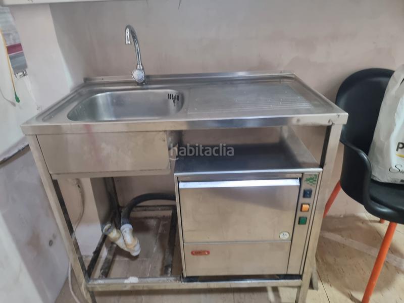 Foto b3ca746c-8d86-4741-baaa-f59a1dc46ec3. Local comercial en calle periodista antonio rodríguez mesa 17 se vende local listo para uso en Córdoba