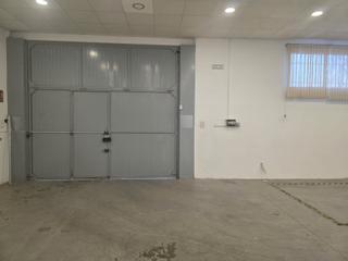 Location Bâtiment à usage industriel à Alcolea. Nave instalada con oficinas