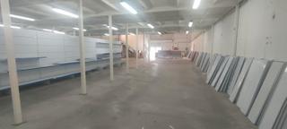 Nave industrial en Alcolea. Nave instalada