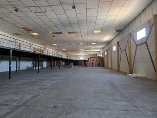 Bâtiment à usage industriel à Alcolea. Excelente estado, lista para entrar