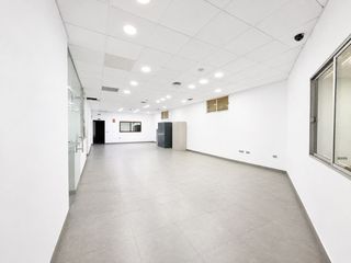 Miete Fabrikhalle in Alcolea. Nave industrial en parcela aislada, en una excelente zona comerc