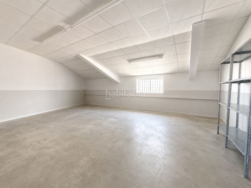 Foto caa7ece7-ff7e-4c40-9fd0-668e56bd0bc0. Location bâtiment à usage industriel avec chauffage dans Córdoba