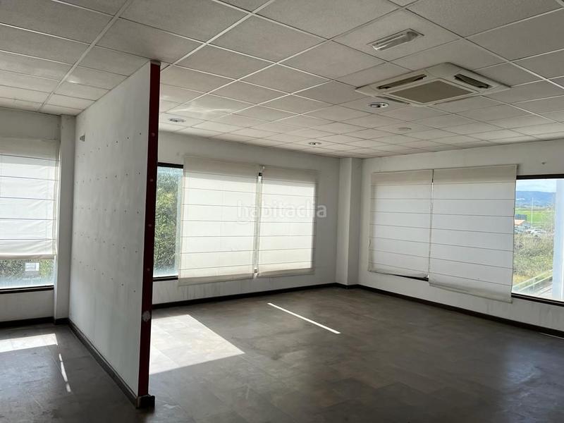 Foto b414f7cb-d435-4c10-97a9-7f566a161eef. Nave industrial nave comercial con escaparate en Alcolea Córdoba