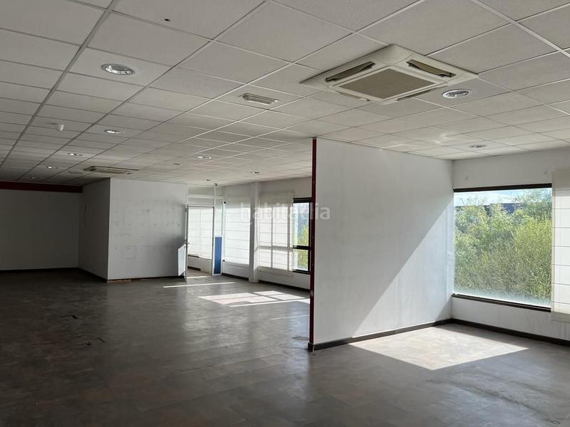Foto c5476d8f-582d-4f50-9c6e-f29fa6f3ba38. Nave industrial nave comercial con escaparate en Alcolea Córdoba