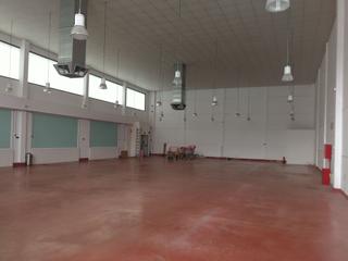 Nau industrial a Alcolea. Nave en zona muy comercial