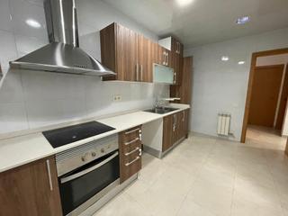 Appartement à Carrer de narcís monturiol 17. Cerca del ambulatorio s.s.