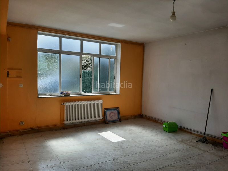 Foto bed143fa-175e-4d9c-8616-bc3aafee3bd0. Semi detached house in urbanización castro gil 12 in Lugo