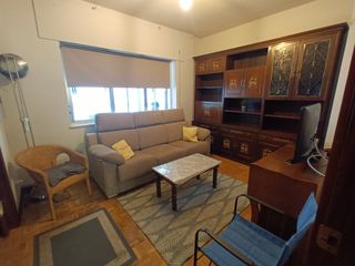 Miete Etagenwohnung  Rúa pintor corredoira. Amplio piso con todos los servicios en calle pintor corredoira.