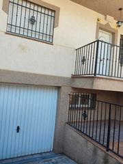 Casa adossada a Calle padre manjon 35. Casa en venta en cijuela granada