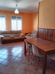 Pis a Avenida de andalucia 115. Piso 110 m2 centro  con ascensor