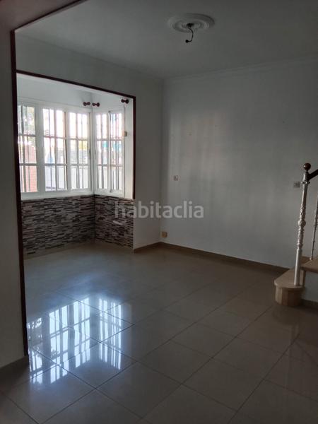 Foto b5669550-f051-4da7-8ae4-dac2b3dc2c4e. Casa adossada a La Hacienda - Nueva Andalucía Dos Hermanas