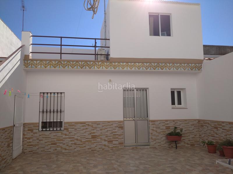 Foto ff3d6030-d82b-454c-a74d-071e9465cc76. Casa  en la redondilla planta baja en Centro - Doña Mercedes Dos Hermanas