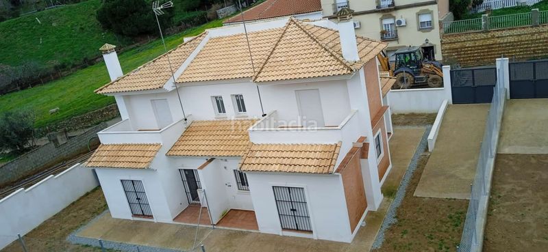 Foto 4d7d7b54-578c-43fb-84e4-625a551cb677. Xalet a calle cerrito 18 a Ronquillo (El)