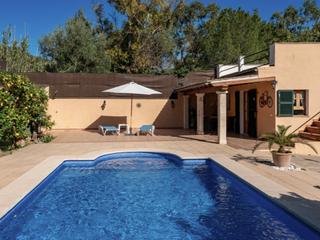Casale in Sóller. Encantadora casita con piscina y permiso de alquiler vacacional